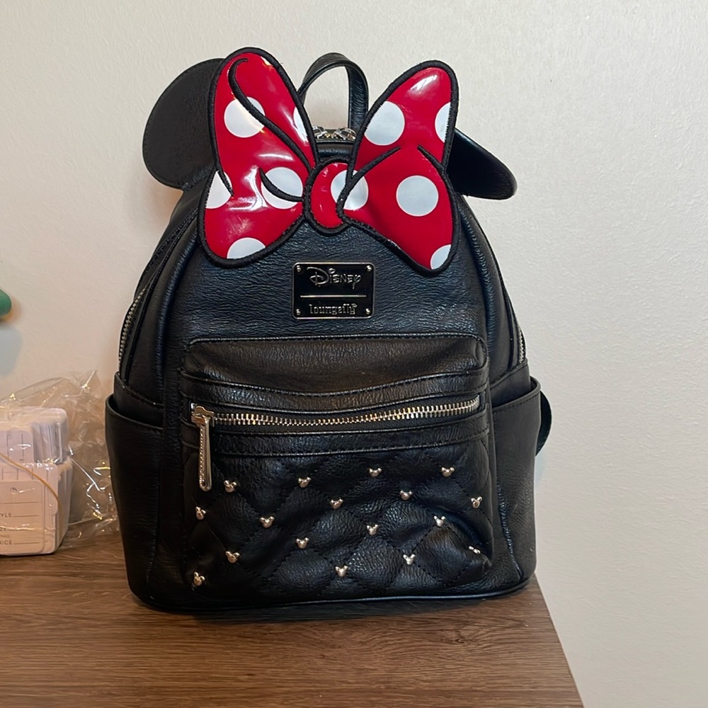 Disney loungefly Minnie backpack